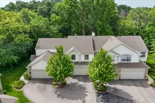 8043 Sierra Woods Ln, Carpentersville, IL 60110 - Photo 2