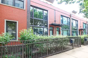 945 N Kingsbury St, Chicago, IL 60610 - Photo 1
