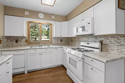 209 Alfred Drive, Sycamore, IL 60178 - Photo 10