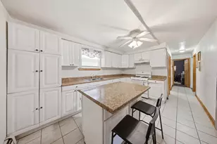 7426 W 62nd Pl, Summit, IL 60501 - Photo 10