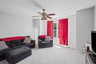 1104 Colonial Dr, Joliet, IL 60432 - Photo 12