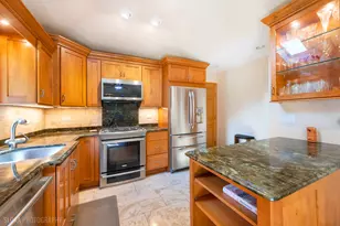 668 S Circle Ave, Port Barrington, IL 60010 - Photo 8