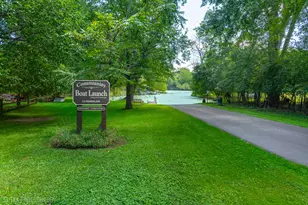 668 S Circle Ave, Port Barrington, IL 60010 - Photo 38