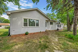 8425 Central Ave, Burbank, IL 60459 - Photo 1
