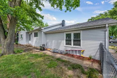 8425 Central Avenue, Burbank, IL 60459 - Photo 2