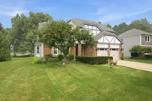 68 Chestnut Terrace, Buffalo Grove, IL 60089 - Photo 2