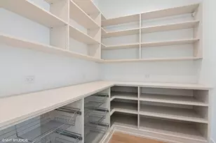 515 S Parkview Ave, Elmhurst, IL 60126 - Photo 12