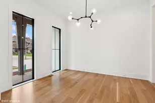 515 S Parkview Ave, Elmhurst, IL 60126 - Photo 2