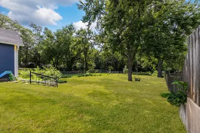 833 Douglas Avenue, Aurora, IL 60505 - Photo 22