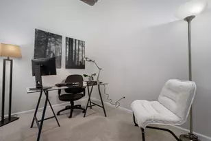 1070 W 15th St, Chicago, IL 60608 - Photo 14