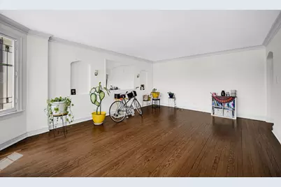 7428 S Bennett Avenue, Chicago, IL 60649 - Photo 4