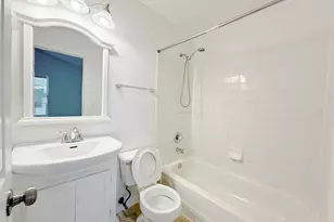 2554 Dickens Dr, Aurora, IL 60503 - Photo 8