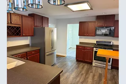 402 E 2nd Street, Gilman, IL 60938 - Photo 4
