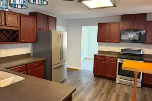 402 E 2nd St, Gilman, IL 60938 - Photo 4