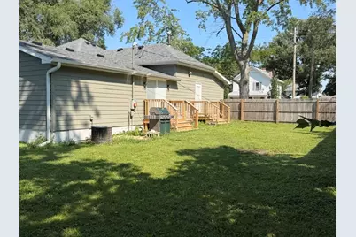 402 E 2nd Street, Gilman, IL 60938 - Photo 12