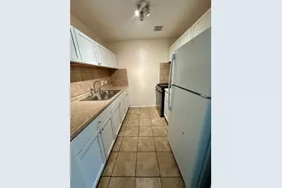 20A Kingery Quarter Street #202, Willowbrook, IL 60527 - Photo 6