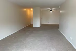 20A Kingery Quarter St, Willowbrook, IL 60527 - Photo 2