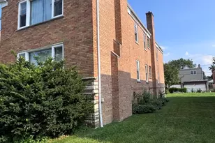 10309 Chaucer St, Westchester, IL 60154 - Photo 2