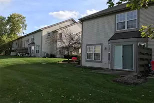 2320 College Green Dr, Elgin, IL 60123 - Photo 22