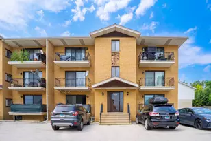 7824 W 87th Pl, Bridgeview, IL 60455 - Photo 1