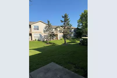 1233 N Split Oak Circle #64-1233B, Round Lake Beach, IL 60073 - Photo 14