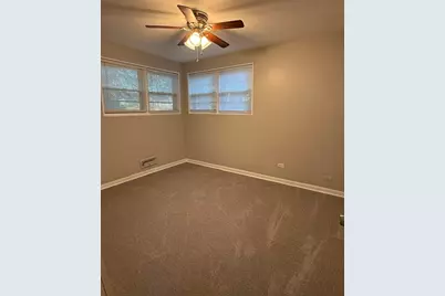 10806 S Komensky Avenue, Oak Lawn, IL 60453 - Photo 6