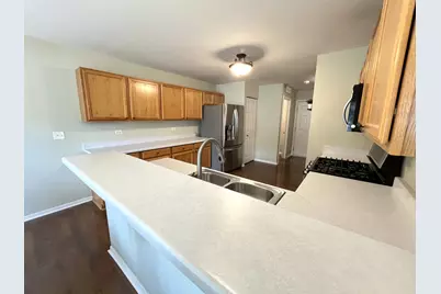 715 Sycamore Court, Lindenhurst, IL 60046 - Photo 4