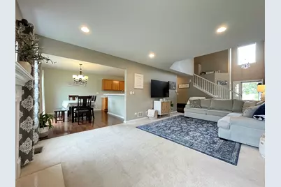 715 Sycamore Court, Lindenhurst, IL 60046 - Photo 8