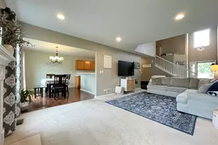 715 Sycamore Ct, Lindenhurst, IL 60046 - Photo 8