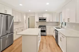 710 Alexandria Dr, Naperville, IL 60565 - Photo 8