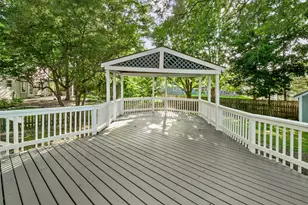 710 Alexandria Dr, Naperville, IL 60565 - Photo 2