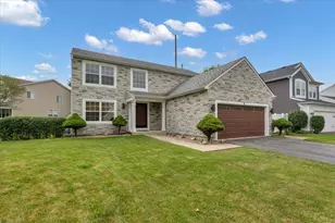 1 Stratford Ct, South Elgin, IL 60177 - Photo 1