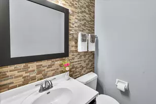 1 Stratford Ct, South Elgin, IL 60177 - Photo 16