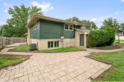 6833 W 127th Street, Palos Heights, IL 60463 - Photo 2