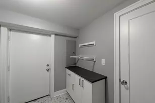 2741 Lincolnwood Dr, Evanston, IL 60201 - Photo 24