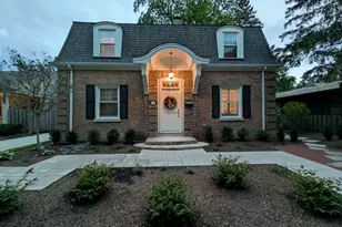 2741 Lincolnwood Dr, Evanston, IL 60201 - Photo 2