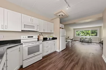1307 College Avenue #207, Wheaton, IL 60187 - Photo 2