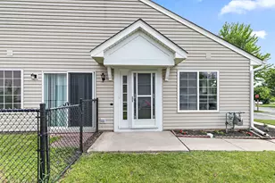 3010 Ronan Dr, Lake in the Hills, IL 60156 - Photo 2