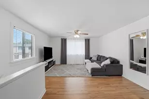 124 Fairlane Ct, Bloomingdale, IL 60108 - Photo 6