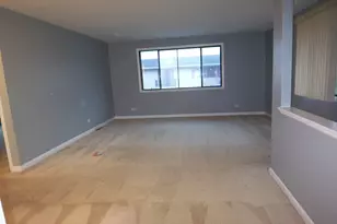 34 N Salem Dr, Schaumburg, IL 60194 - Photo 4