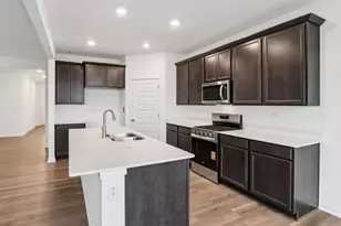 296 Snowdrop Ln, Elgin, IL 60124 - Photo 2