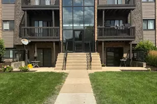 1424 Stonebridge Cir, Wheaton, IL 60189 - Photo 1