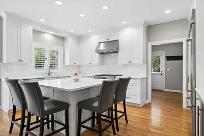 1070 Sir William Lane, Lake Forest, IL 60045 - Photo 8