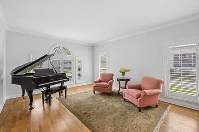 1070 Sir William Lane, Lake Forest, IL 60045 - Photo 14
