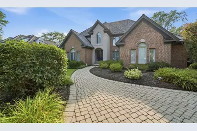 1070 Sir William Lane, Lake Forest, IL 60045 - Photo 2