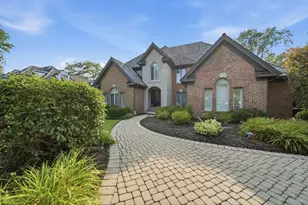 1070 Sir William Ln, Lake Forest, IL 60045 - Photo 2