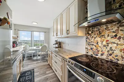 [Address not provided], Chicago, IL 60645 - Photo 8