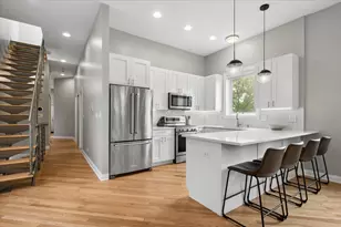 2047 N Mozart St, Chicago, IL 60647 - Photo 8