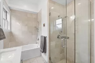 2047 N Mozart St, Chicago, IL 60647 - Photo 12