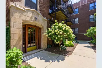 1151 W Grace Street #1S, Chicago, IL 60613 - Photo 2